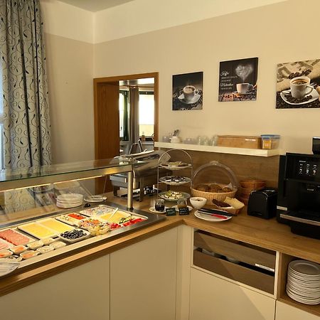 Gaestehaus Am Kurpark Hotel Garni 호른바트마인베르크 외부 사진