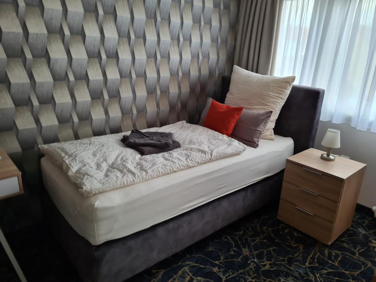 Gaestehaus Am Kurpark Hotel Garni 호른바트마인베르크 외부 사진