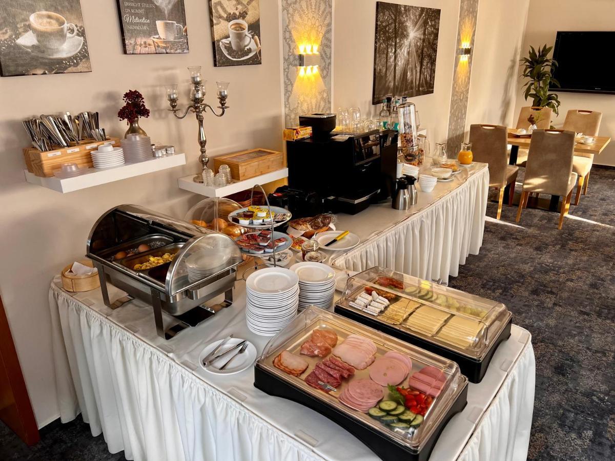 Gaestehaus Am Kurpark Hotel Garni 호른바트마인베르크 외부 사진