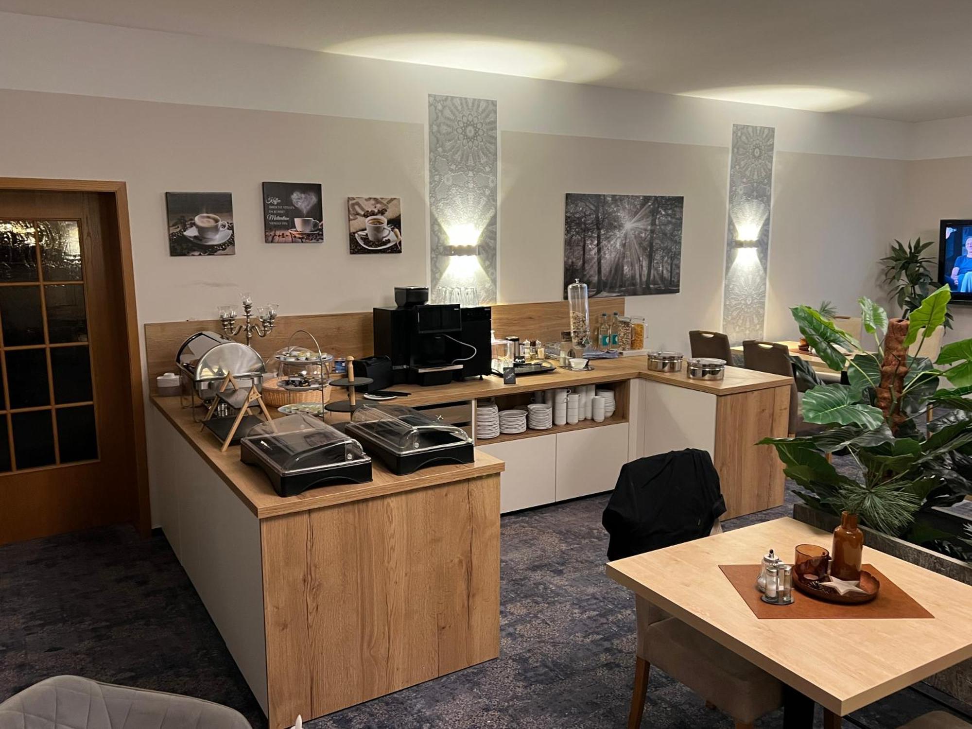 Gaestehaus Am Kurpark Hotel Garni 호른바트마인베르크 외부 사진